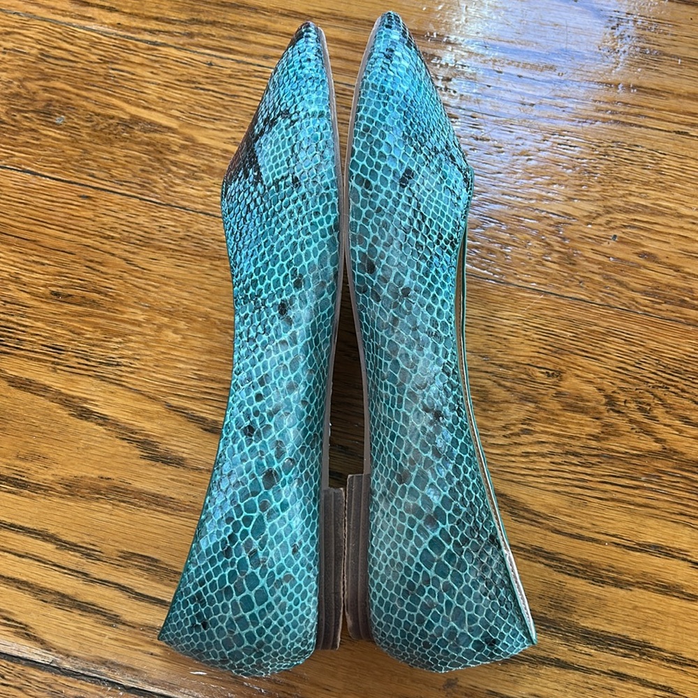 Seven 7 Nelly Flat style turquoise snakeskin ladies pointed toe flats. Size 9. - Picture 5 of 13